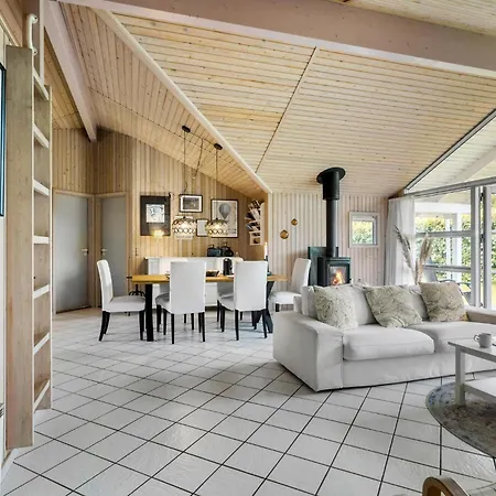 Holiday home Gorgeous In With Sauna *